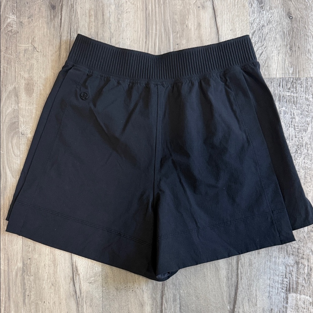 Lululemon Black Women's Active Shorts with Ribbed Waistband